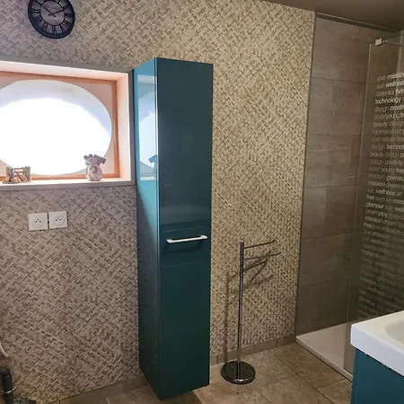 Au Temps Jadis - Atypique Dans Ancienne Etable Cour Privee Appartement *